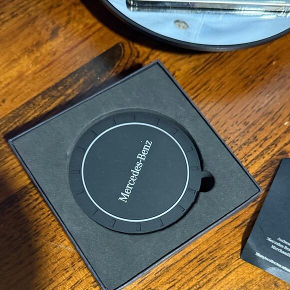 Mercedes-Benz Devon & Jones Women's Light Blue Button Down Shirt Bundle - Picture 10 of 10